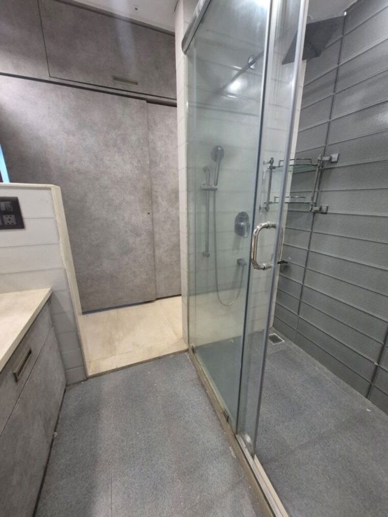 Bathroom, kailash colony 3.5 Bedroom 4500 Sq.Ft. Apartment In Kailash Colony Delhi 10268118