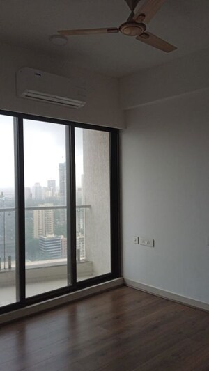 Room in 3 BHK Apartment at Sunteck City Avenue 4, Goregaon West – for Rent