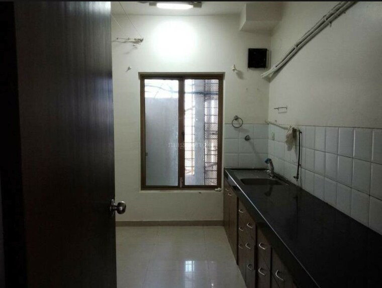 Kitchen, oberoi-realty-woods 2.5 Bedroom 1200 Sq.Ft. Apartment In Goregaon East Mumbai 10268154