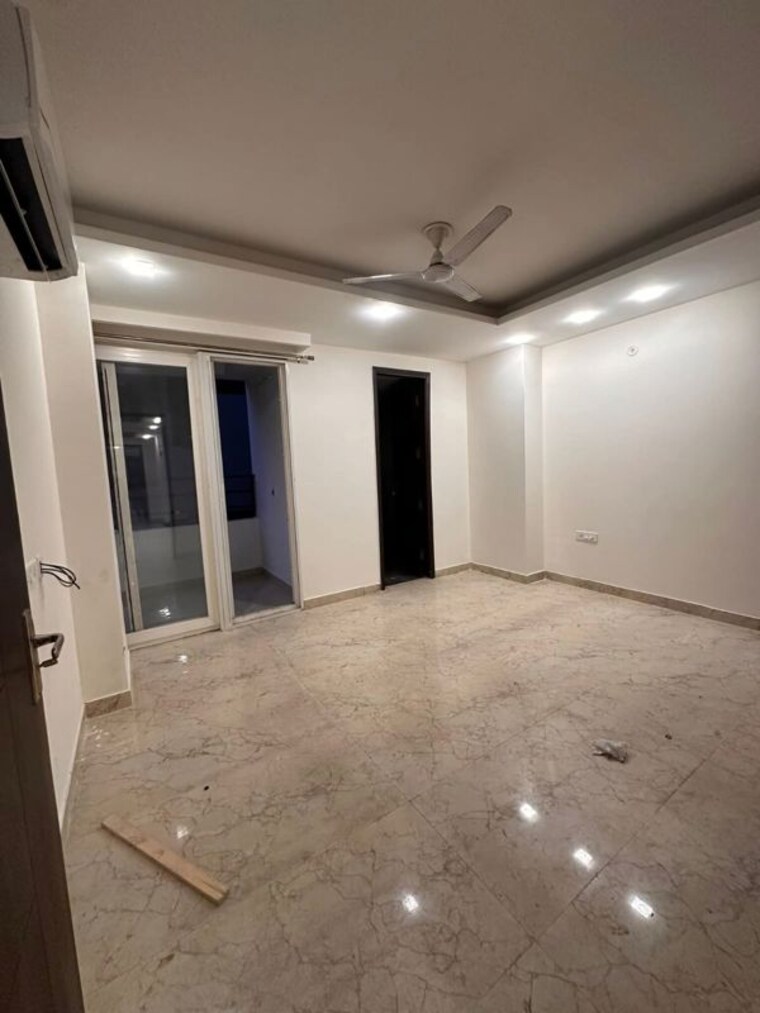 Room, hauz khas 3 Bedroom 2500 Sq.Ft. Apartment In Hauz Khas Delhi 10268192