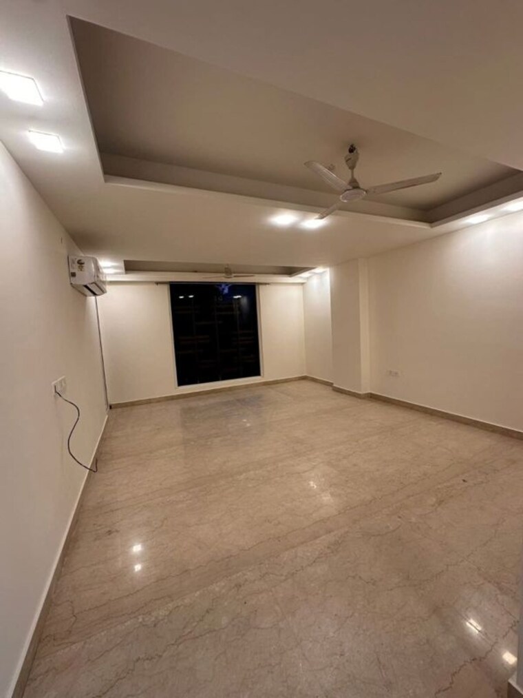 Room, hauz khas 3 Bedroom 2500 Sq.Ft. Apartment In Hauz Khas Delhi 10268192