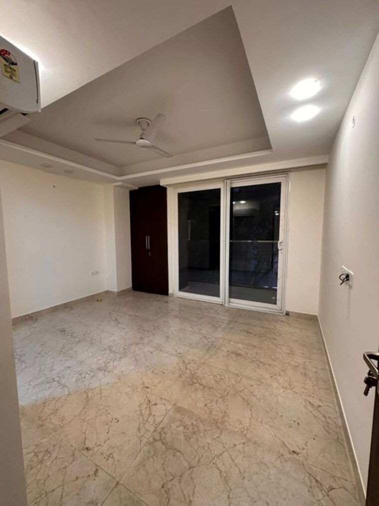 Room, hauz khas 3 Bedroom 2500 Sq.Ft. Apartment In Hauz Khas Delhi 10268192