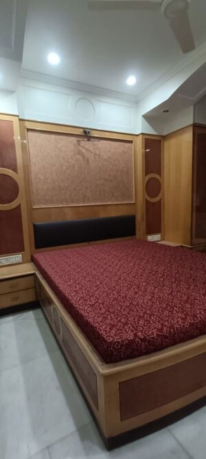 Bedroom in 2 BHK Apartment at Krishna Regency Satacruz, Santacruz East – for Rent