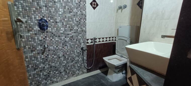Bathroom, krishna-regency-satacruz 2 Bedroom 1200 Sq.Ft. Apartment In Santacruz East Mumbai 10268215