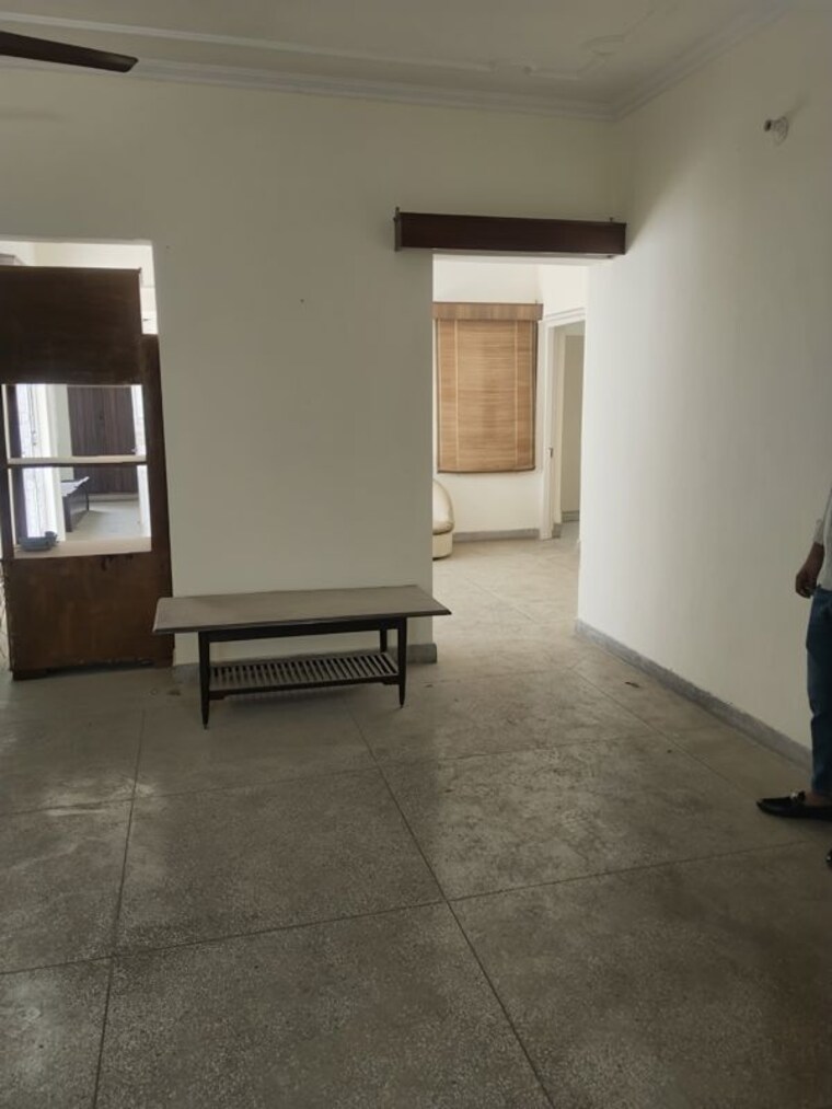 Room, sarita vihar 4 Bedroom 2500 Sq.Ft. Apartment In Sarita Vihar Delhi 10268210