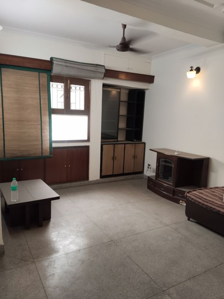 Room, sarita vihar 4 Bedroom 2500 Sq.Ft. Apartment In Sarita Vihar Delhi 10268210