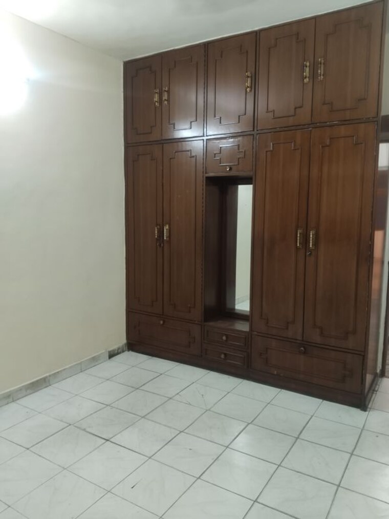 Room, sarita vihar 4 Bedroom 2500 Sq.Ft. Apartment In Sarita Vihar Delhi 10268210