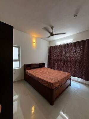 Bedroom in 2 BHK Apartment at Lodha Amara, Kolshet Road – for Rent