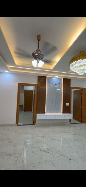 Building Lobby in 3 BHK Builder Floor at Max Defence City Apartments, Chaprana Colony – for Sale