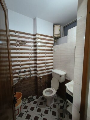 Bathroom in 1 RK Builder Floor at East Of Kailash – for Rent