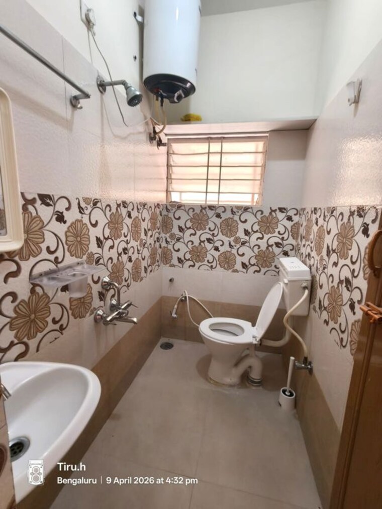 Attached Bathroom, hsr layout 2 Bedroom 1150 Sq.Ft. Independent House In Hsr Layout Bangalore 10268247