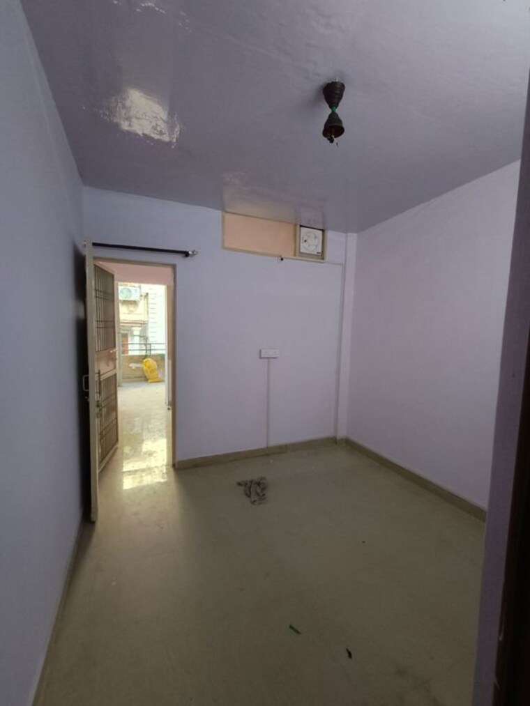 Room, east of kailash 1 Bedroom 600 Sq.Ft. Builder Floor In East Of Kailash Delhi 10268253