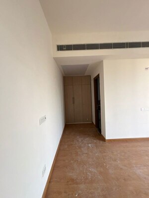 Room in 3 BHK Apartment at AVJ Heightss, Zeta I Greater Noida – for Rent