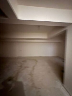 Room in 3 BHK Apartment at AVJ Heightss, Zeta I Greater Noida – for Rent