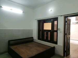 Room in 2 BHK Apartment at Green Park – for Rent