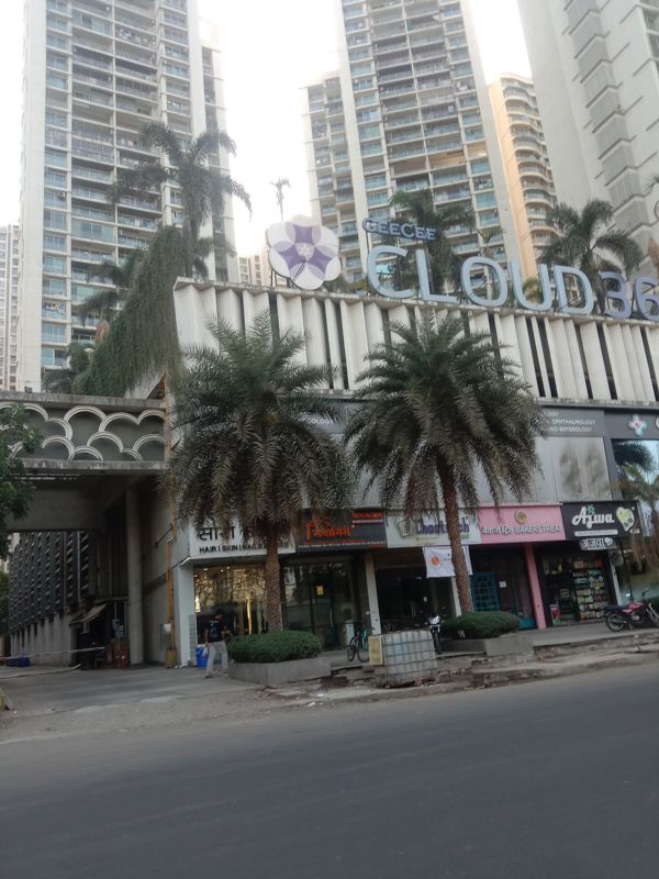 3 BHK + Pooja Room,Extra Room 1200 Sq.Ft. Apartment in Cloud 36 Mumbai