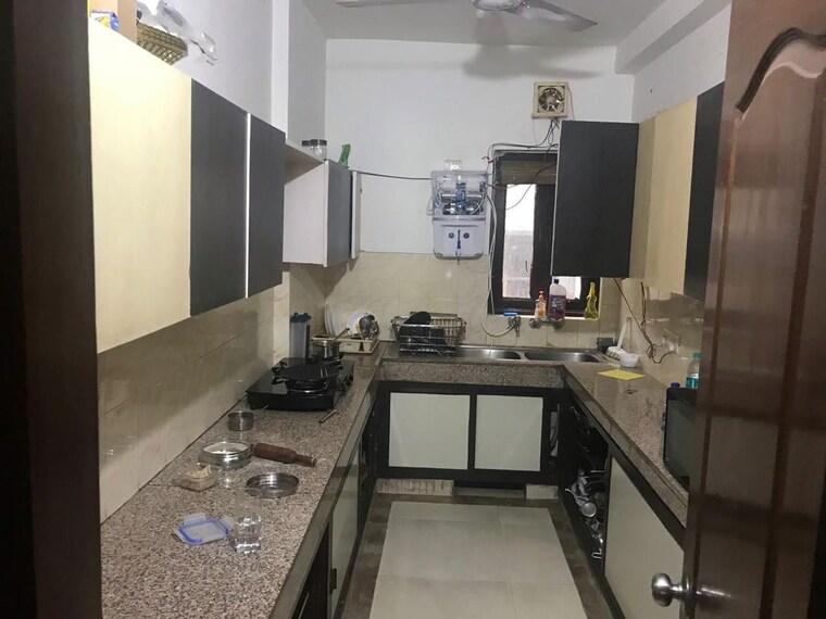 Kitchen, green park 3 Bedroom 200 Sq.Yd. Apartment In Green Park Delhi 10268329