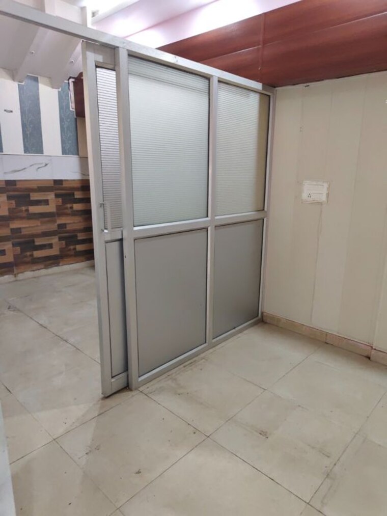 Room, gomti nagar Commercial Office Space 435 Sq.Ft. In Gomti Nagar Lucknow 10268371