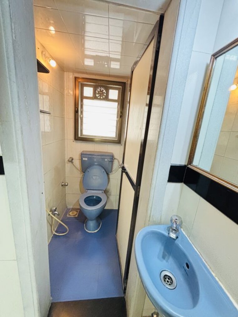 Bathroom, swapna-mahal-chs 1 Bedroom 535 Sq.Ft. Apartment In Mulund West Mumbai 10234483