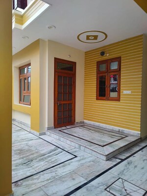 Room in 2 BHK Independent House at Gomti Nagar – for Rent