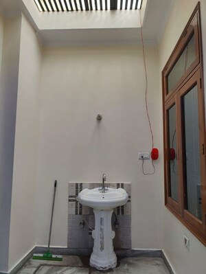 Furnished Amenities in 2 BHK Independent House at Gomti Nagar – for Rent