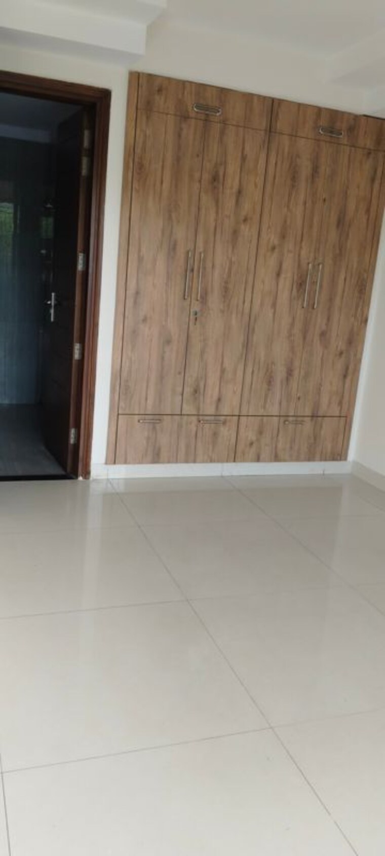 Room, sector 45 3 Bedroom 1650 Sq.Ft. Apartment In Sector 45 Gurgaon 10268420