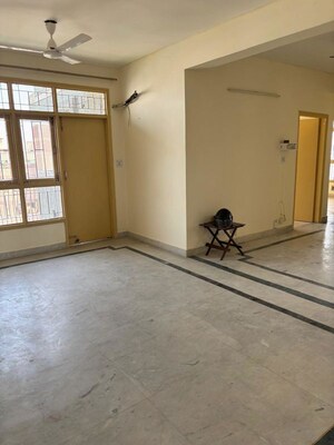 Room in 3 BHK Apartment at Sector 45 – for Rent