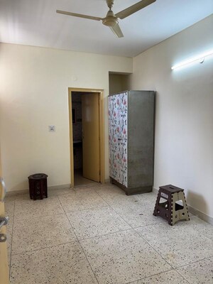 Living Room in 3 BHK Apartment at Sector 45 – for Rent