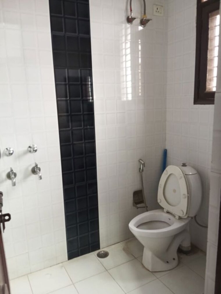 Bathroom, sector 14 2 Bedroom 1246 Sq.Ft. Independent House In Sector 14 Gurgaon 10268419