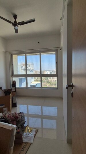 Room in 2 BHK Apartment at Aashna Samadhan, Goregaon West – for Rent