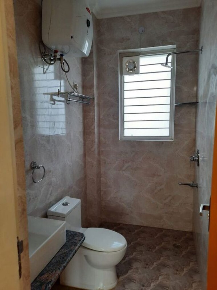 Bathroom, sector 14 2 Bedroom 1456 Sq.Ft. Independent House In Sector 14 Gurgaon 10268426