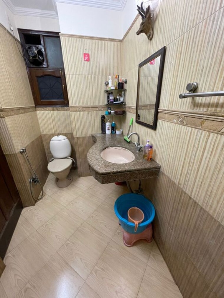 Bathroom, sector 14 2 Bedroom 1200 Sq.Ft. Independent House In Sector 14 Gurgaon 10268434