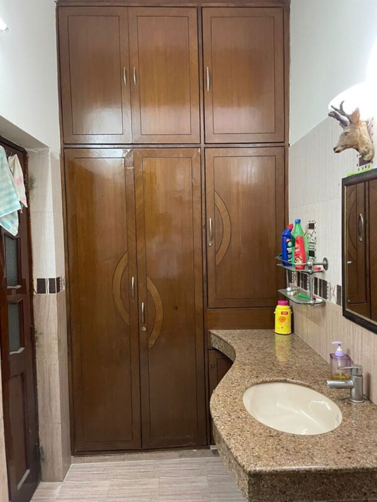 Bathroom, sector 14 2 Bedroom 1200 Sq.Ft. Independent House In Sector 14 Gurgaon 10268434