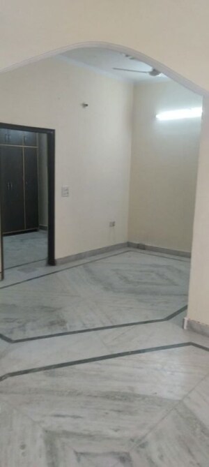 Room in 2 BHK Independent House at Urban Estate Residents Welfare Association Sector, Sector 4 – for Rent