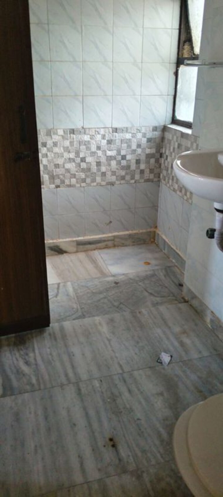 Bathroom, ip extension 3 Bedroom 1250 Sq.Ft. Apartment In Ip Extension Delhi 10268460