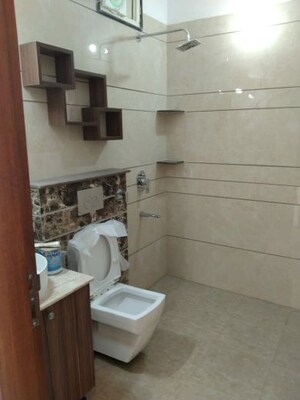 Bathroom in 2 BHK Builder Floor at Uppal Southend, Sector 49 – for Rent