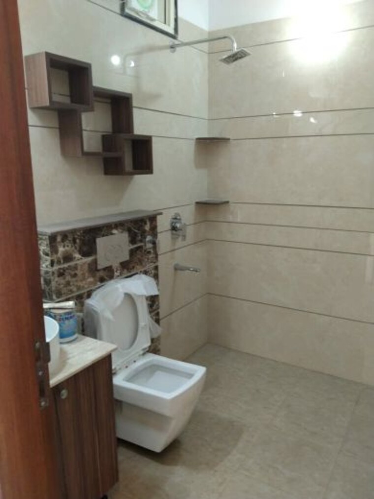 Bathroom, uppal-southend 2 Bedroom 927 Sq.Ft. Builder Floor In Sector 49 Gurgaon 10268492