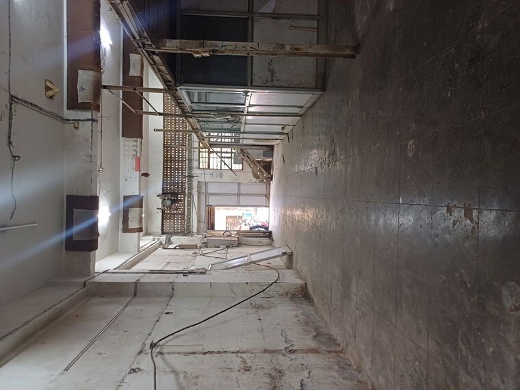 Balcony, shree-laxmi-vijay-industrial-estate Commercial Showroom 1750 Sq.Ft. In Andheri West Mumbai 10268501