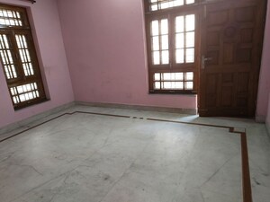 Room in 2 BHK Villa at Alaknanda Apartment Gomti Nagar, Gomti Nagar – for Rent