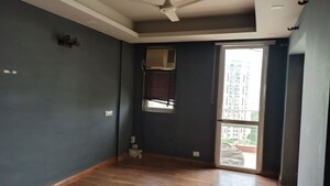 Room in 4 BHK Apartment at Unitech The Close South, Sector 50 – for Sale