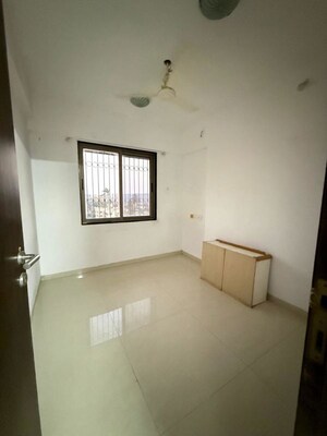 Room in 3 BHK Apartment at Woodland Crest Apartment, Andheri East – for Sale