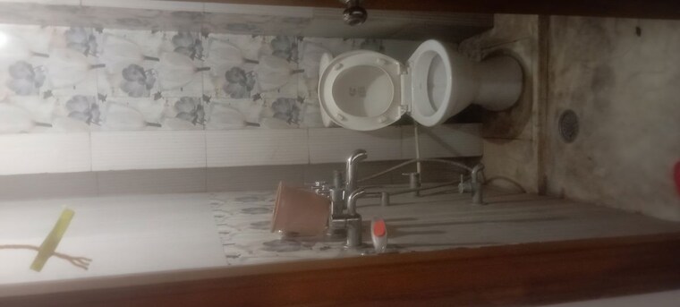 Bathroom, vipul khand 2 Bedroom 1250 Sq.Ft. Independent House In Vipul Khand Lucknow 10268562