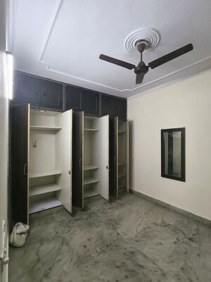 Room in 2 BHK Builder Floor at Vinoba Puri – for Rent