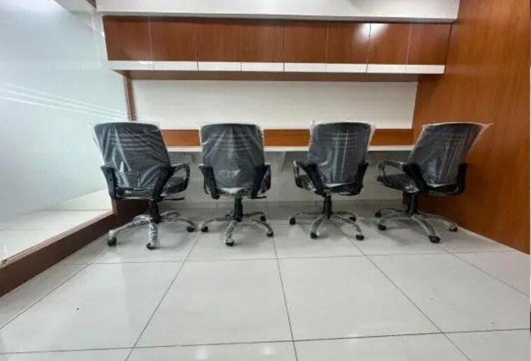 Team Area, crescent-business-square Commercial Office Space 515 Sq.Ft. In Asalpha Mumbai 10268372