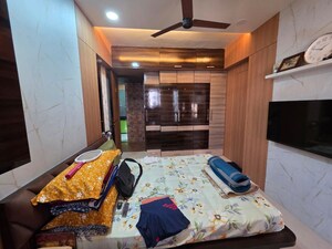 Bedroom in 2 BHK Apartment at Kalpataru Yugdharma, Malad West – for Rent