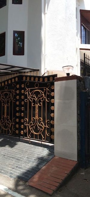 Balcony in 6+ BHK Villa at Nerul – for Sale