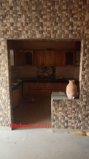 Furnished Amenities in 6 BHK Independent House at Bharat Colony – for Sale