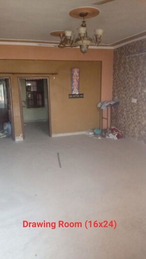 Room in 6 BHK Independent House at Bharat Colony – for Sale