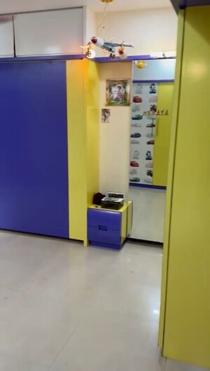 Room in 3 BHK Apartment at Borivali West – for Sale