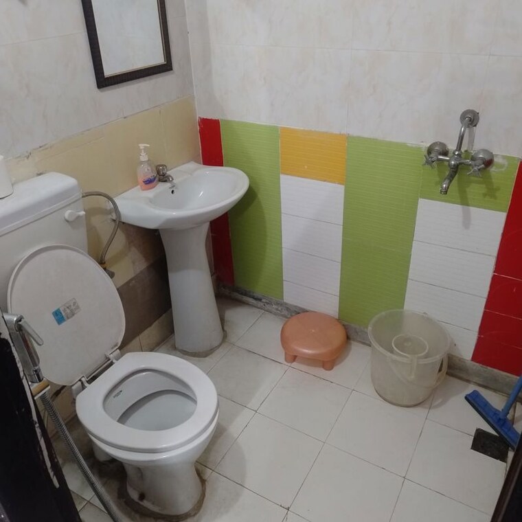 Bathroom, sector 46 2 Bedroom 1462 Sq.Ft. Builder Floor In Sector 46 Gurgaon 10268721